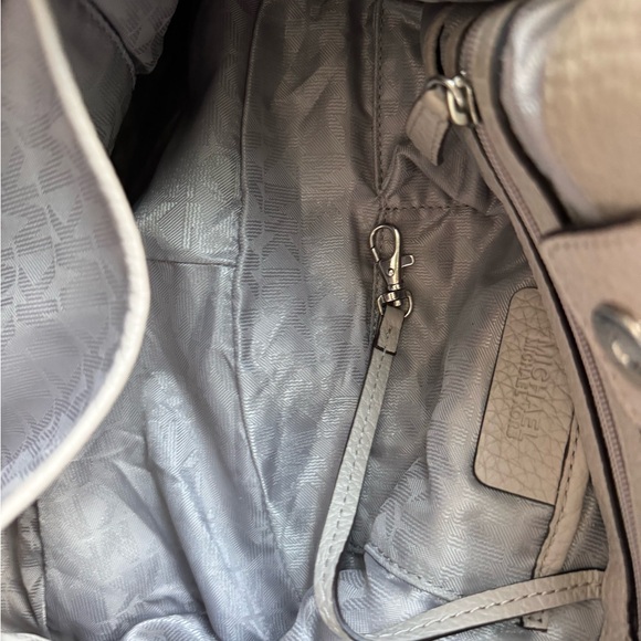 Michael kors leather purse - Picture 7 of 8